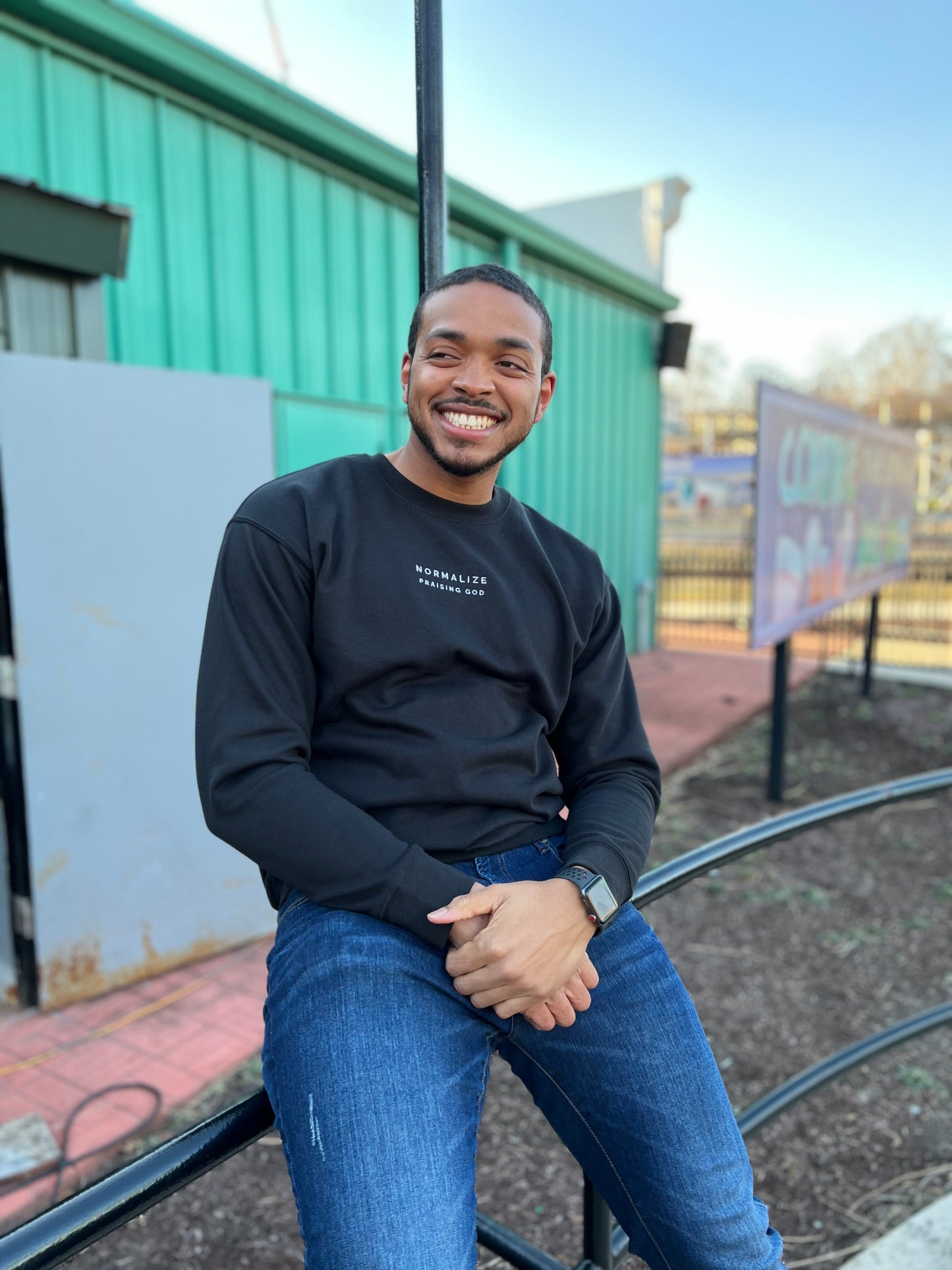 Normalize Praising God Fleece Pullover